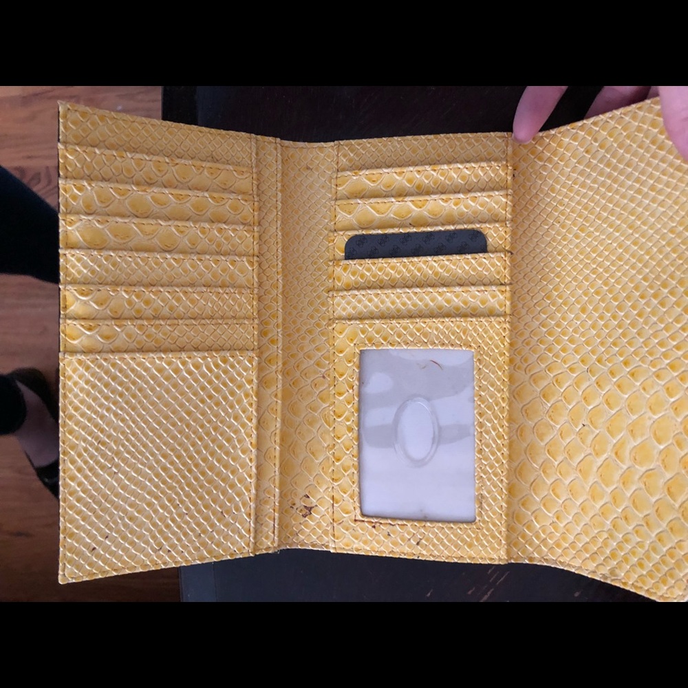 Guess Wallet - Picture 2 of 3